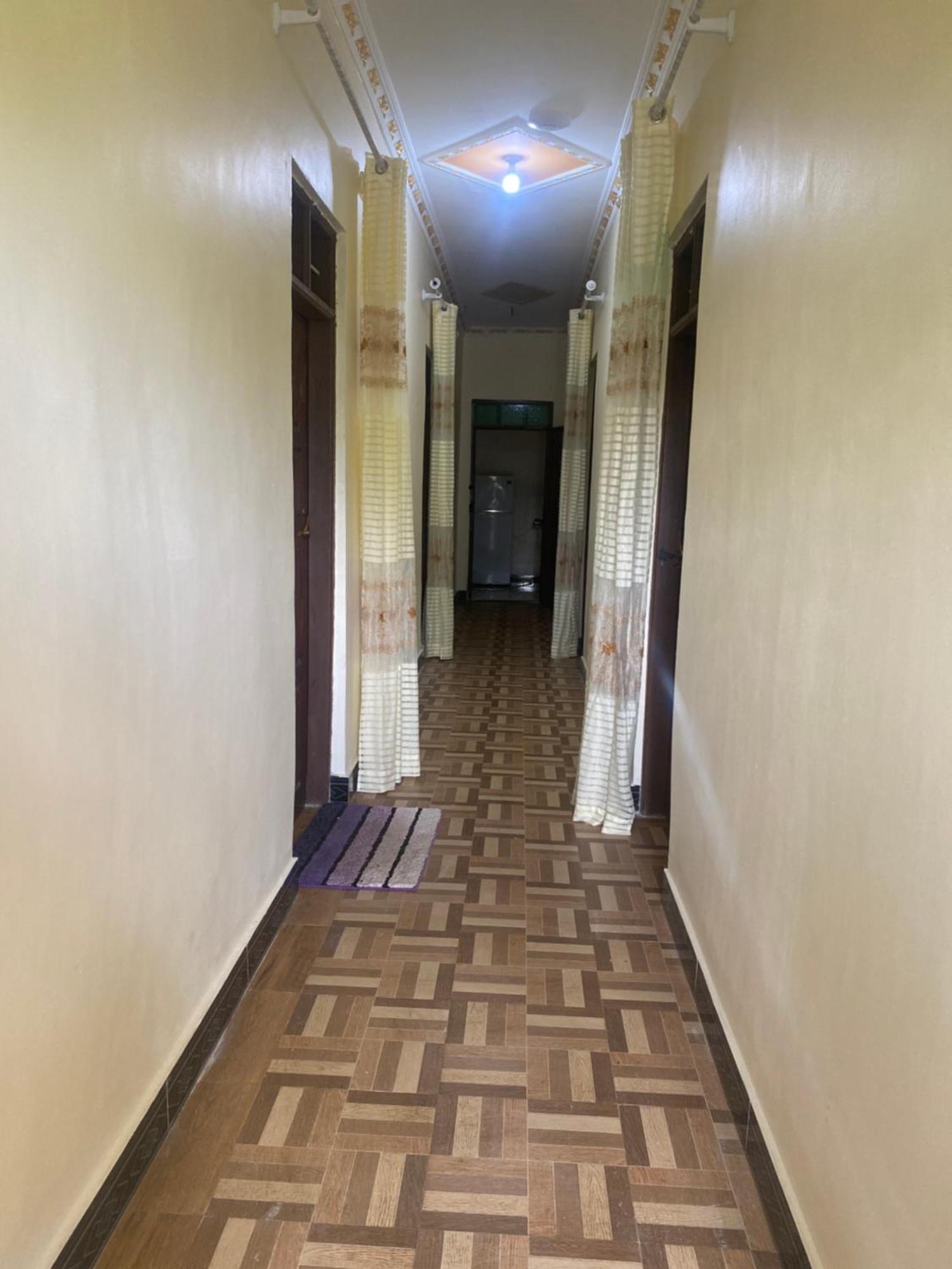 Bed and Breakfast Falcon House Кендва Екстер'єр фото