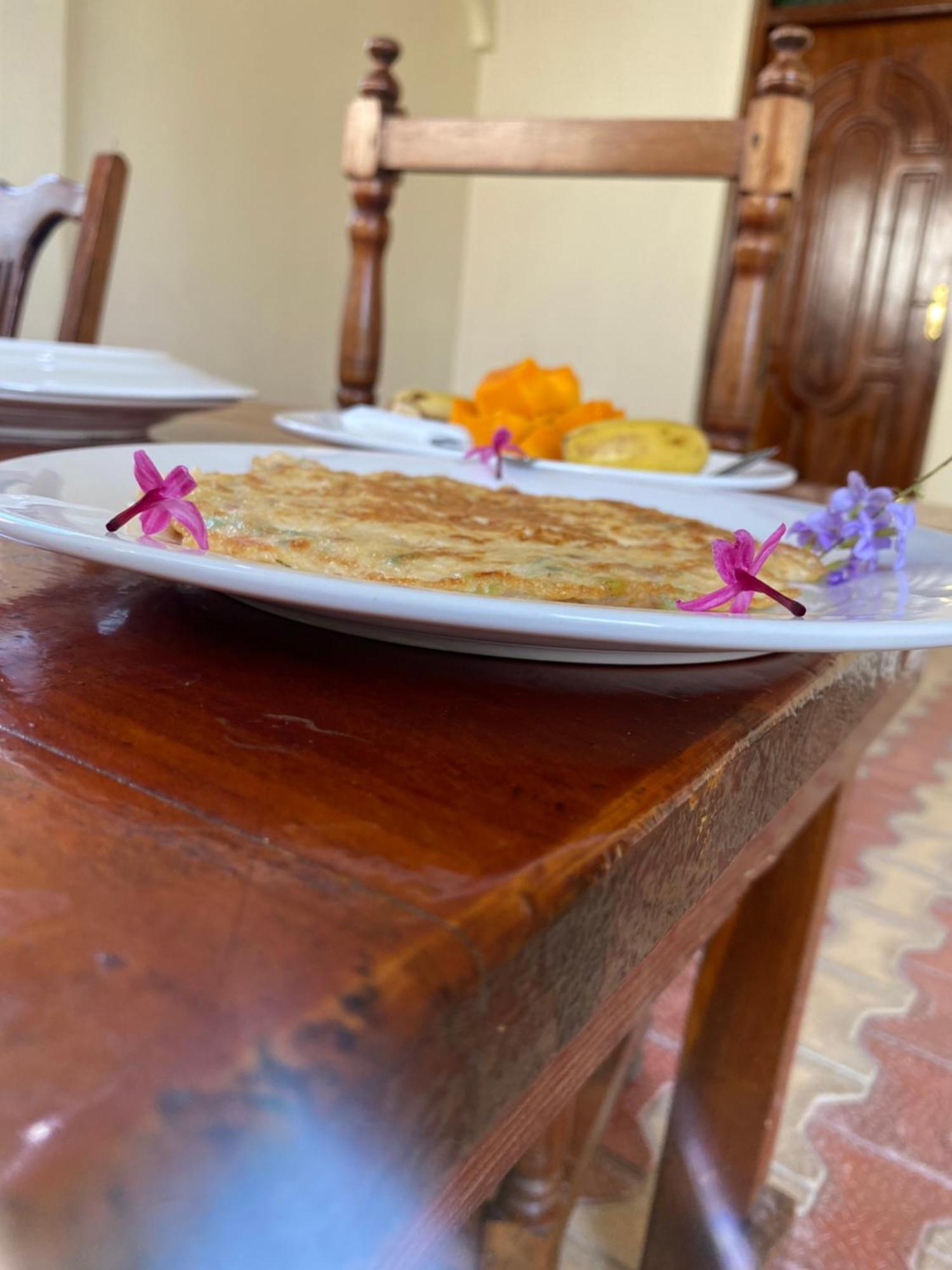Bed and Breakfast Falcon House Кендва Екстер'єр фото